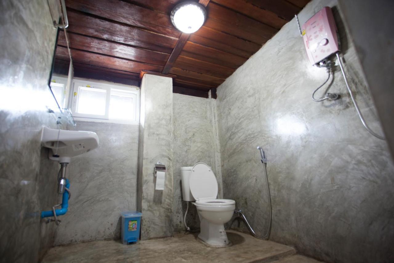 Solarcell Walking Street Homestay - โซล่าเซลล์ถนนคนเดินโฮมสเตย์ Ban Nong Nam Khan エクステリア 写真