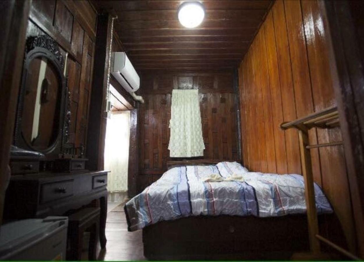 Solarcell Walking Street Homestay - โซล่าเซลล์ถนนคนเดินโฮมสเตย์ Ban Nong Nam Khan エクステリア 写真