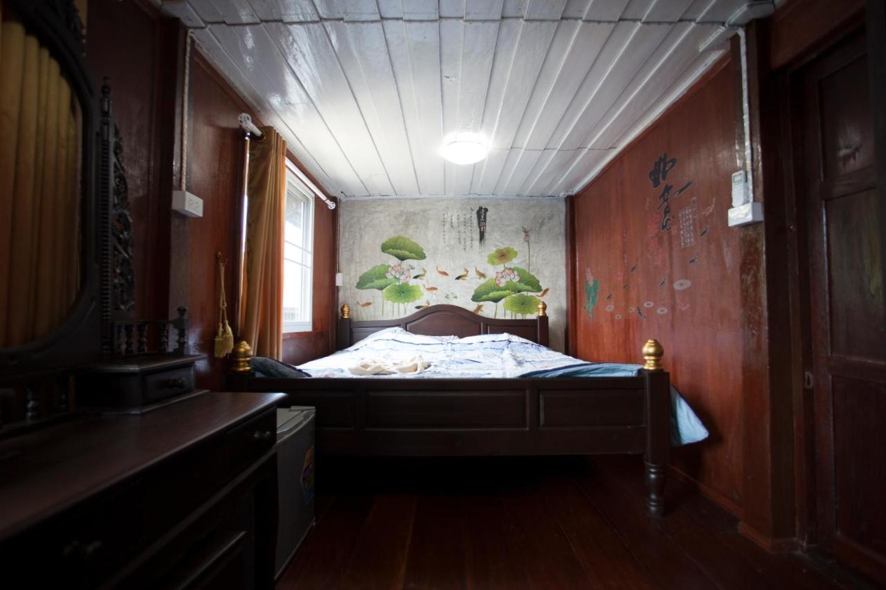 Solarcell Walking Street Homestay - โซล่าเซลล์ถนนคนเดินโฮมสเตย์ Ban Nong Nam Khan エクステリア 写真