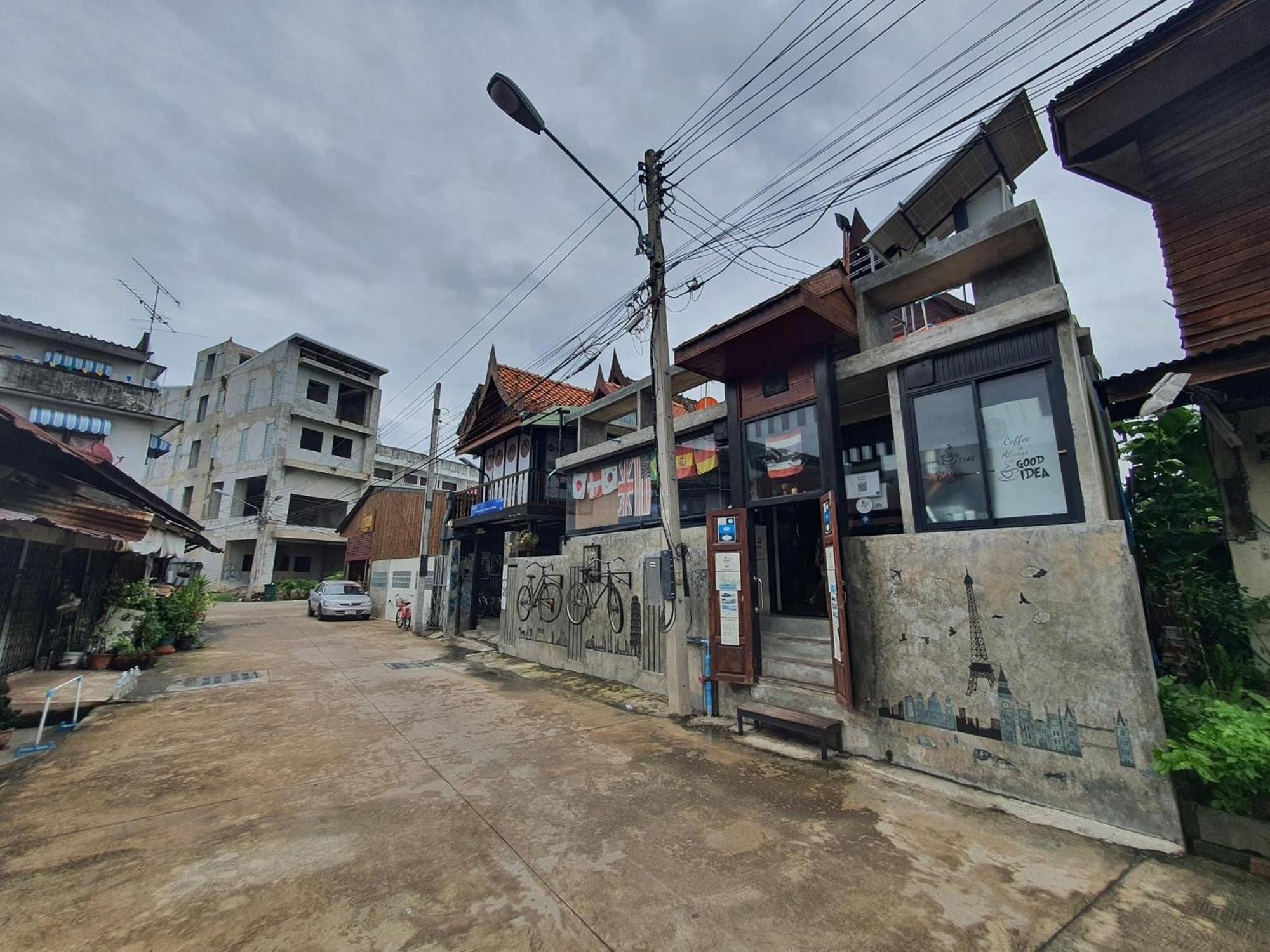 Solarcell Walking Street Homestay - โซล่าเซลล์ถนนคนเดินโฮมสเตย์ Ban Nong Nam Khan エクステリア 写真