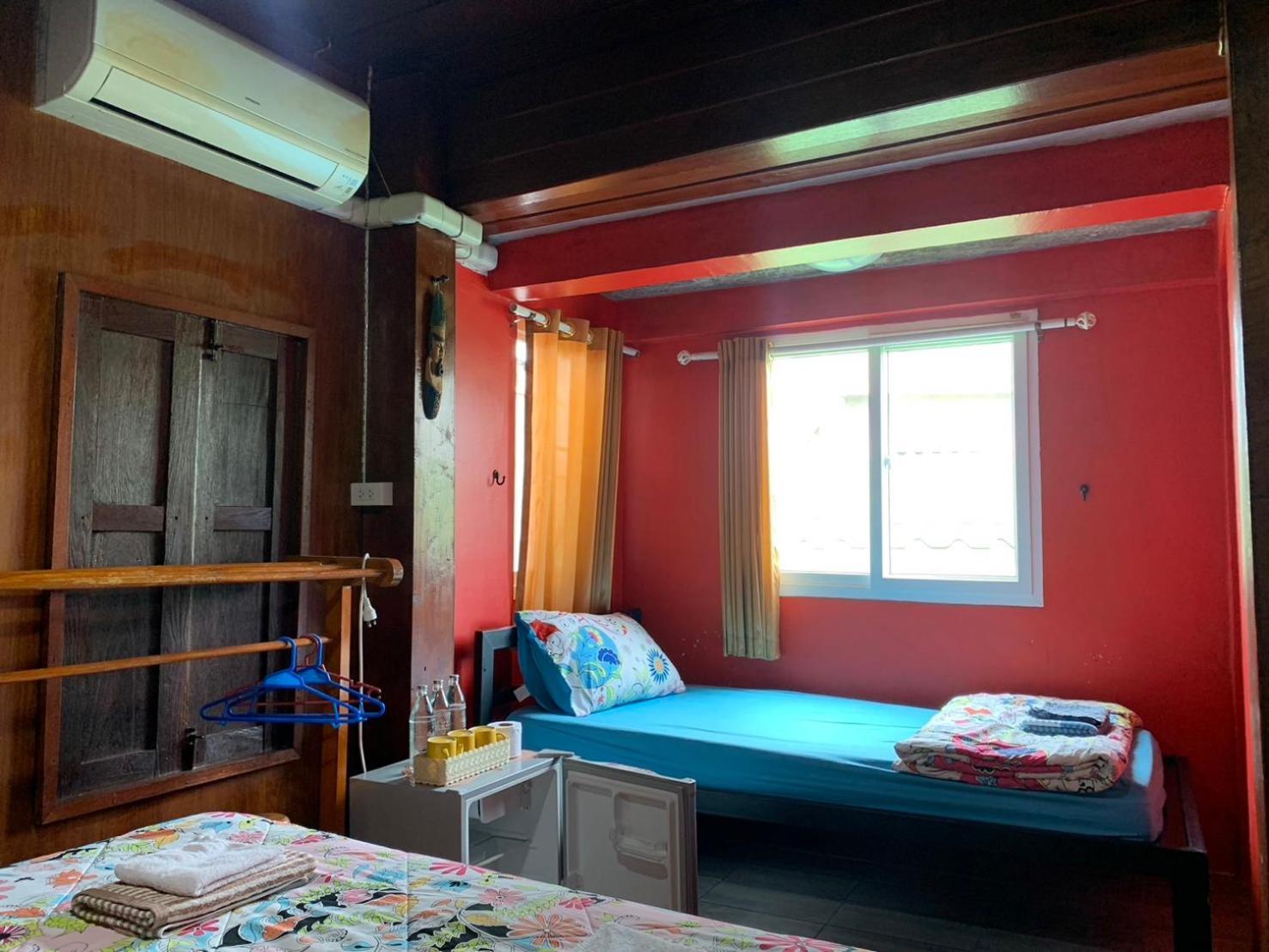 Solarcell Walking Street Homestay - โซล่าเซลล์ถนนคนเดินโฮมสเตย์ Ban Nong Nam Khan エクステリア 写真